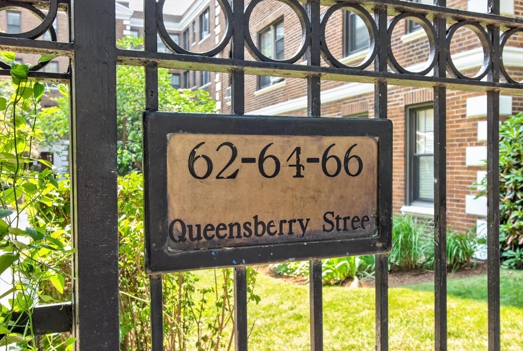 66 Queensberry Street 319