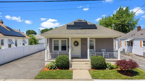 Photo of 116 Saratoga Avenue, Pawtucket, RI 02861 (MLS # 73539153)