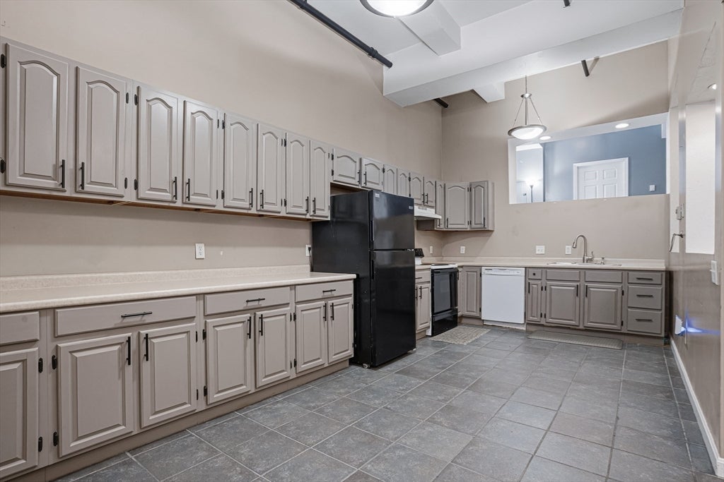 148 Bernon ST #7, Woonsocket, RI, 148 Bernon ST #7, Woonsocket, RI Photo #8