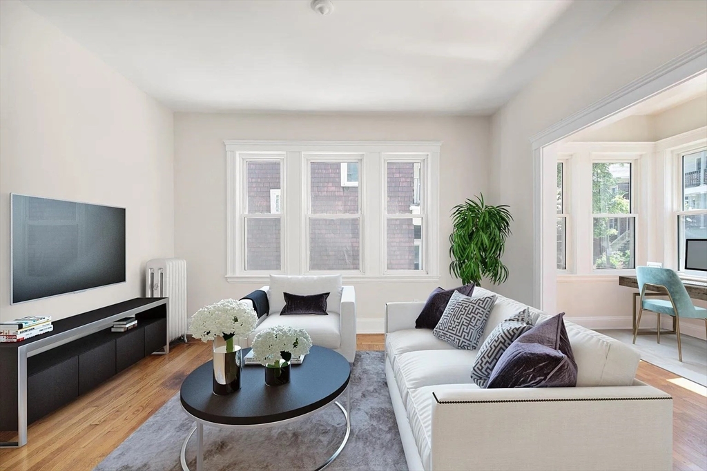 Boston, Massachusetts 02126, United States, 6 Bedrooms Bedrooms, ,2 BathroomsBathrooms,Residential,Pending,110316