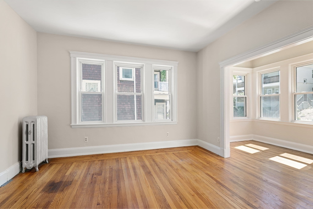 Boston, Massachusetts 02126, United States, 6 Bedrooms Bedrooms, ,2 BathroomsBathrooms,Residential,Pending,110316