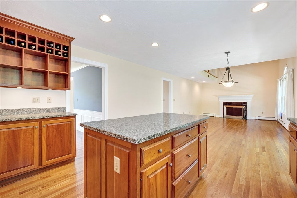 8 Saddle Way, Walpole, MA Photo #9