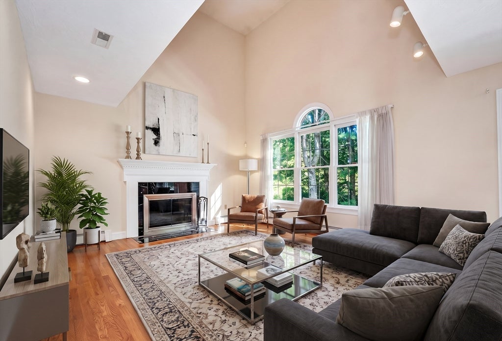 8 Saddle Way, Walpole, MA Photo #12