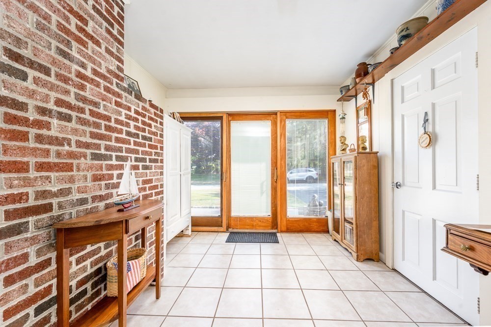 8 Winding Brook Rd