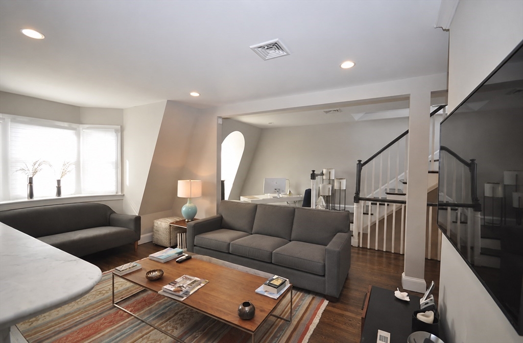 123 W Newton St 2