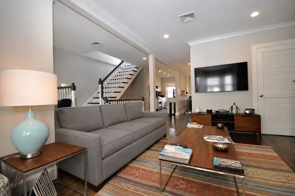 123 W Newton St 2