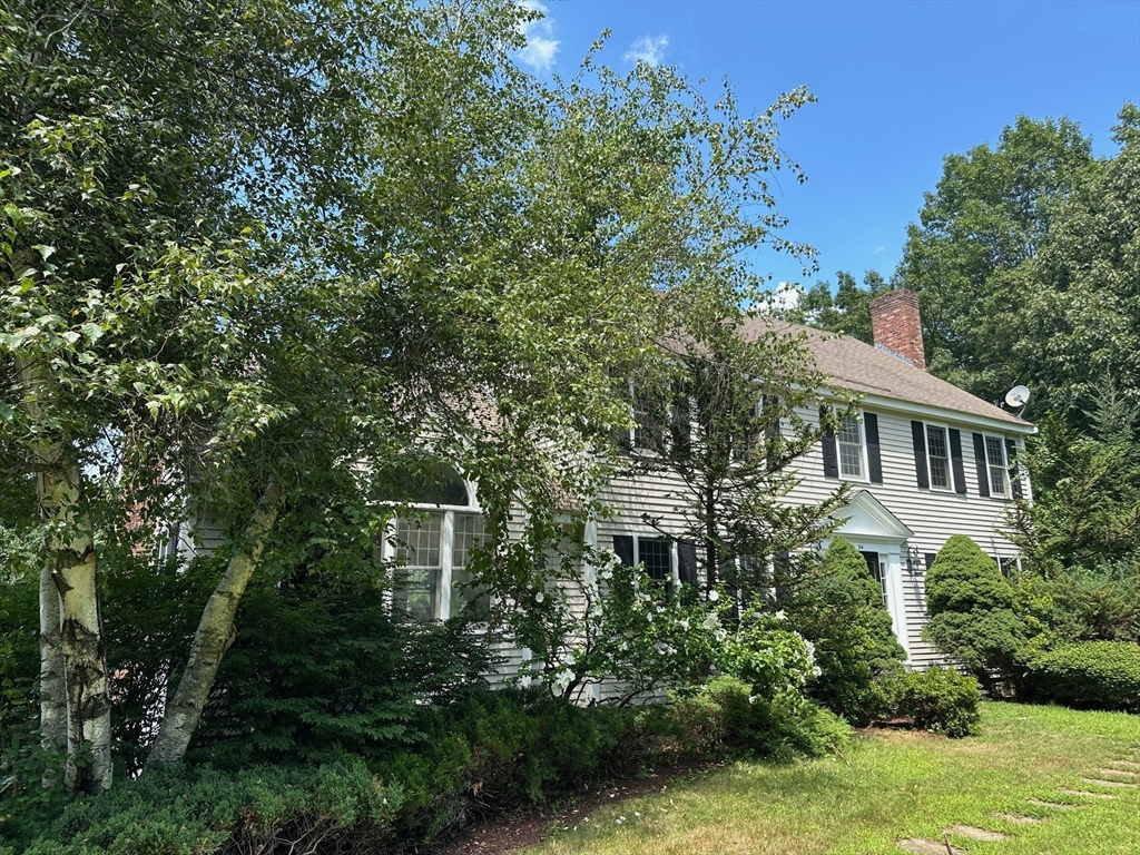 54 Kettle Hole Rd