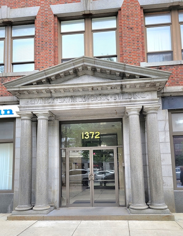 1372 Hancock St, 403