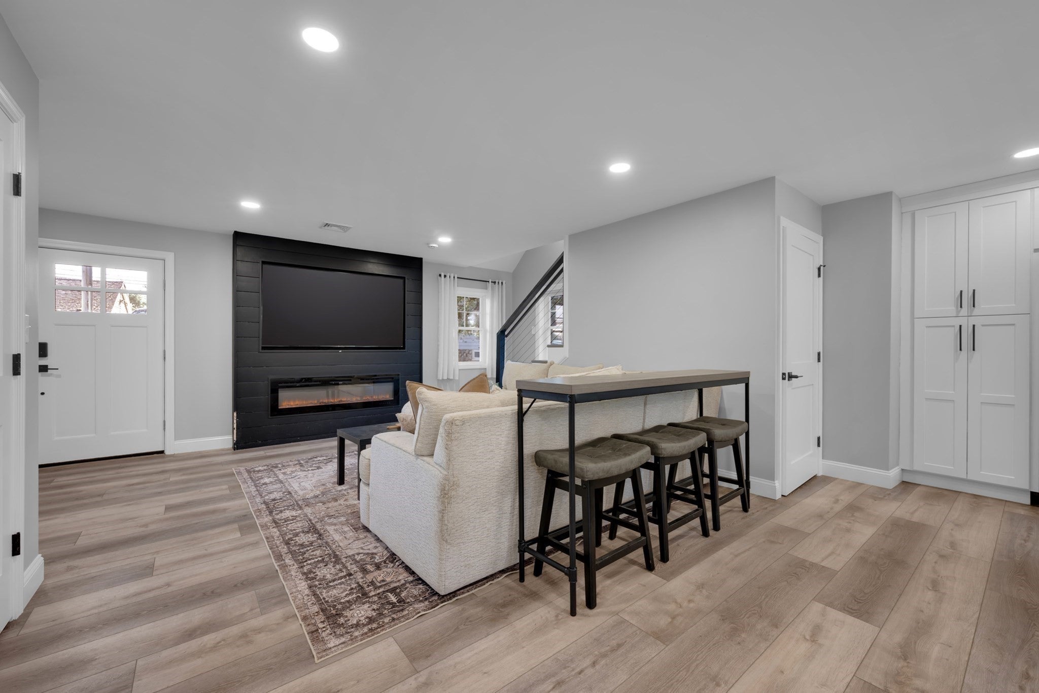 312 Pleasant St