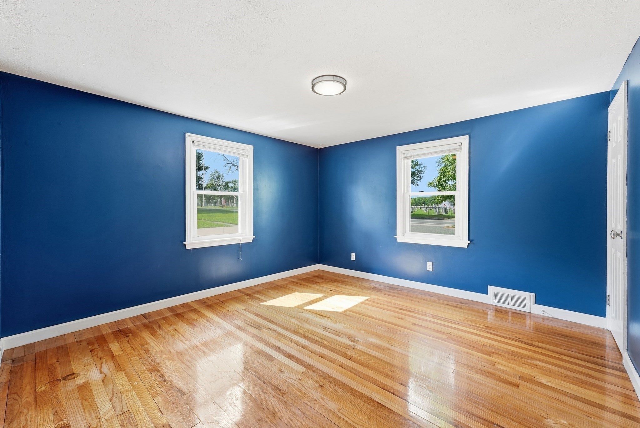 401 Kings Hwy, West Springfield, MA Photo #14