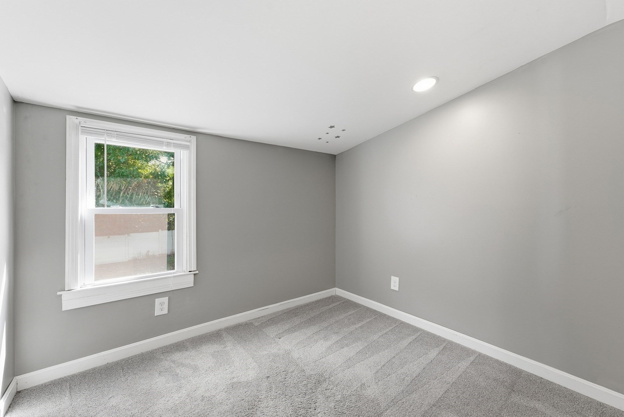 401 Kings Hwy, West Springfield, MA Photo #28