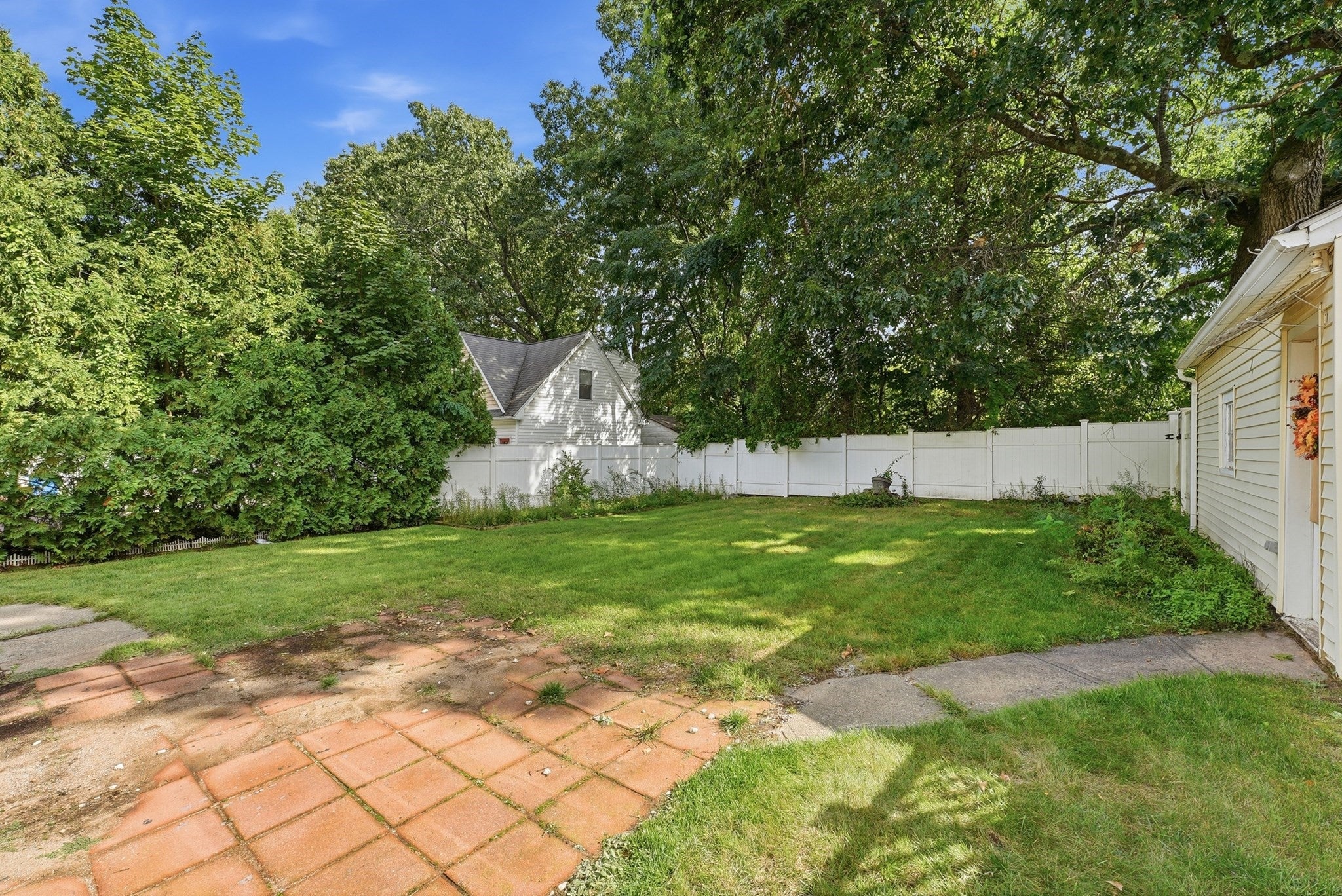 401 Kings Hwy, West Springfield, MA Photo #37