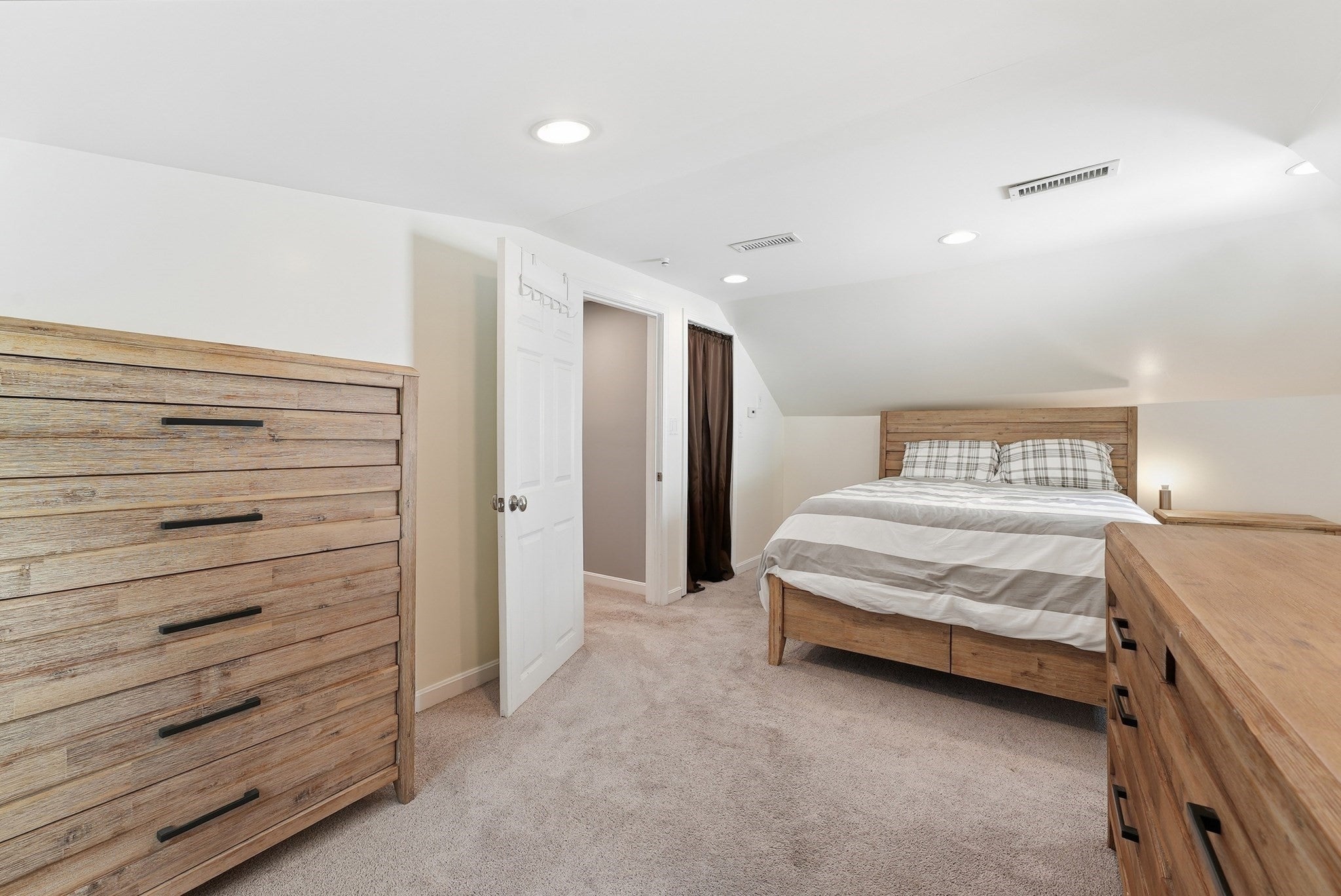 401 Kings Hwy, West Springfield, MA Photo #21