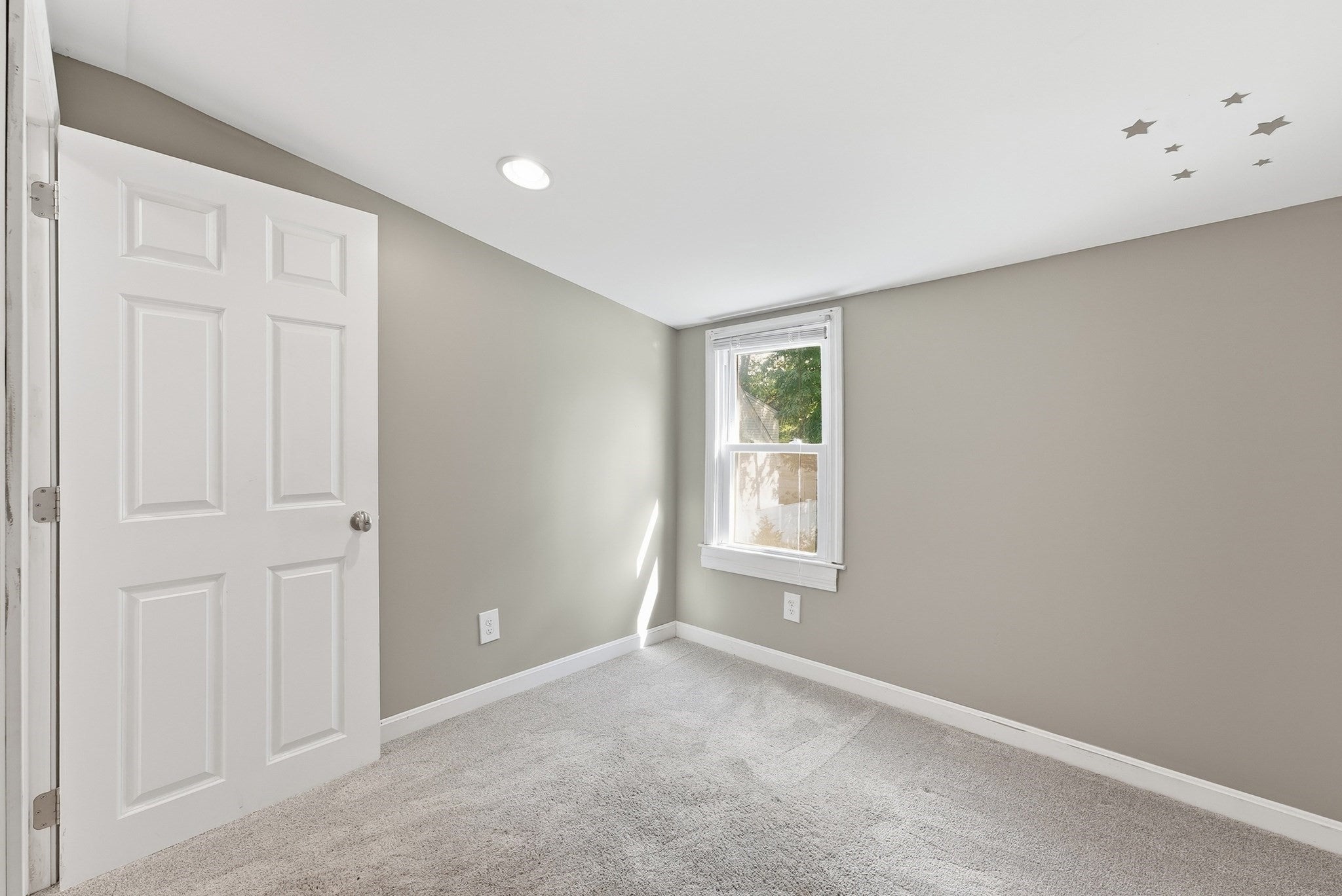 401 Kings Hwy, West Springfield, MA Photo #29