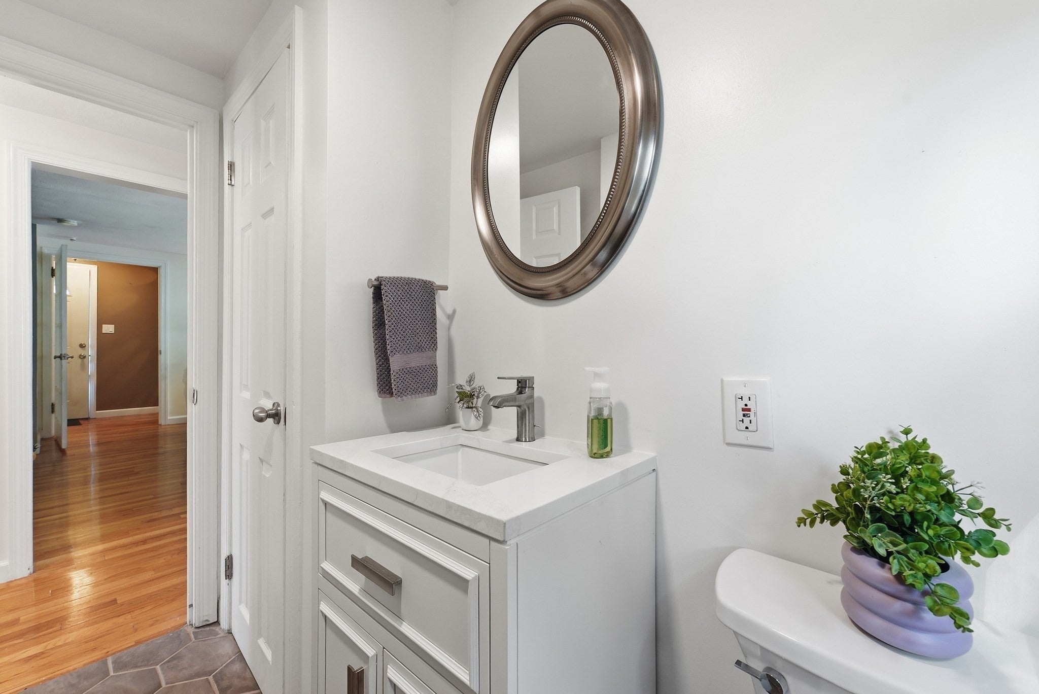 401 Kings Hwy, West Springfield, MA Photo #24
