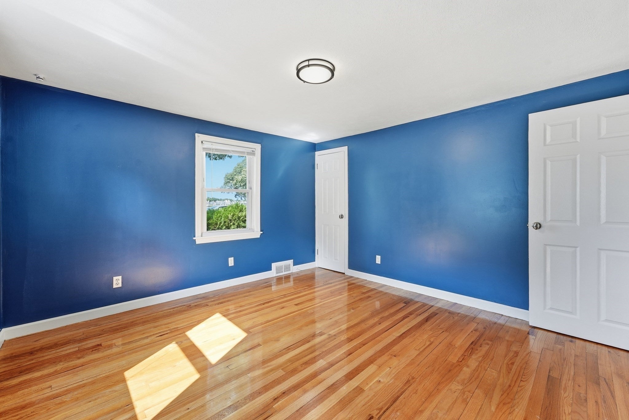 401 Kings Hwy, West Springfield, MA Photo #15