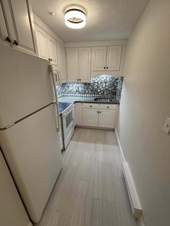 11 Riverside Ave 4