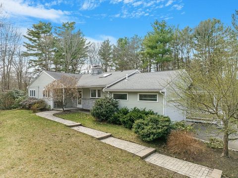 281 South St Medfield MA 02052