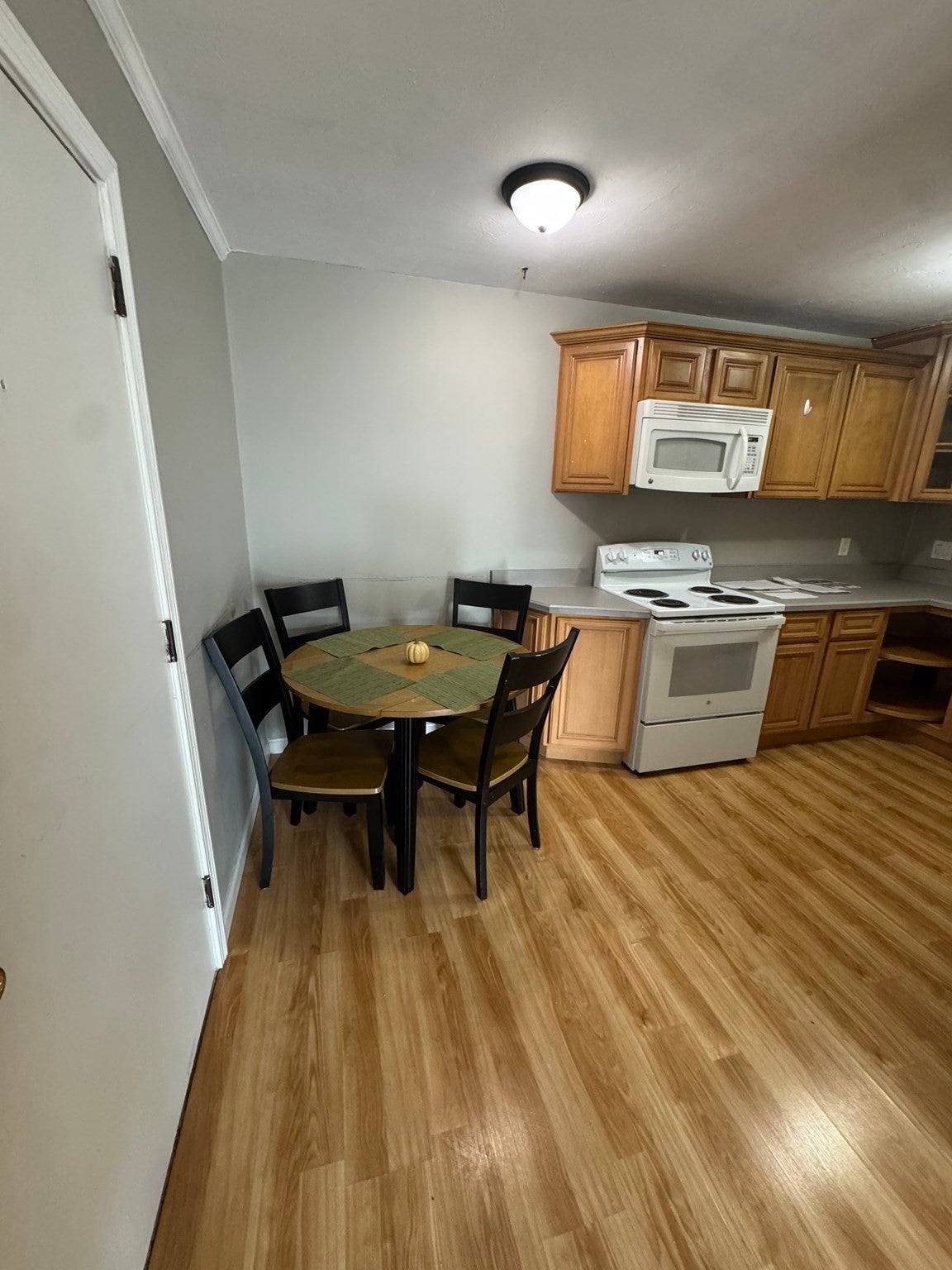 9 Chapel Hill Dr. 6