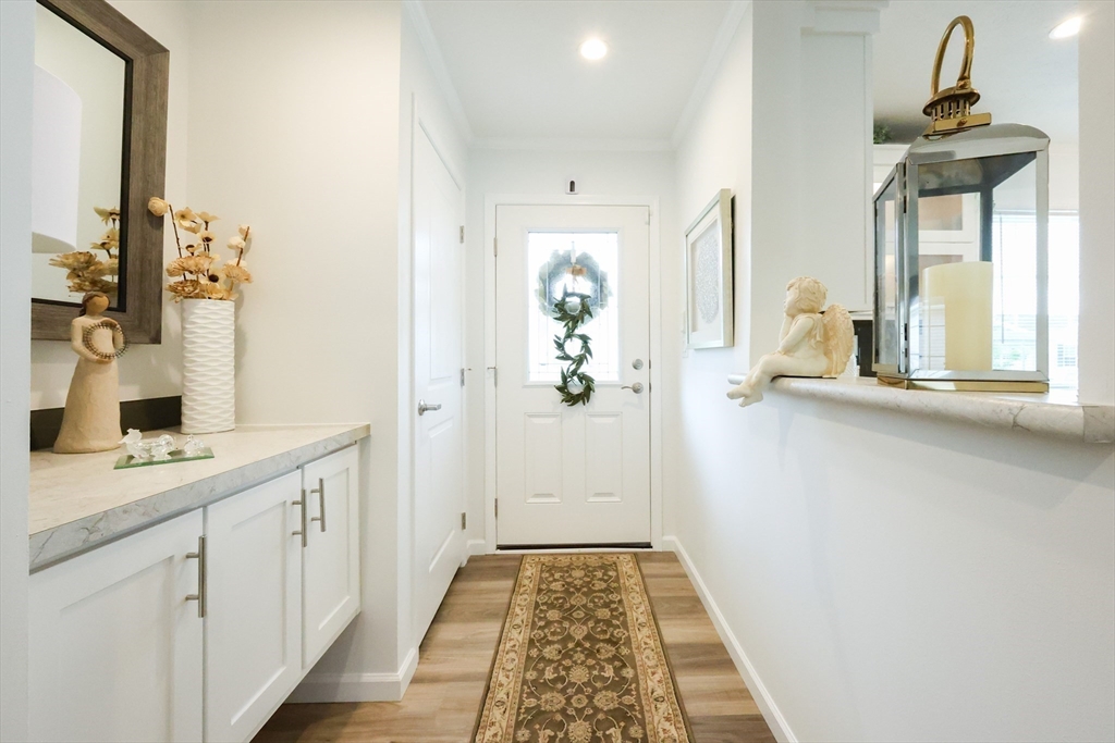 North Attleboro, Massachusetts 02760, United States, 2 Bedrooms Bedrooms, ,2 BathroomsBathrooms,Residential,Pending,144799