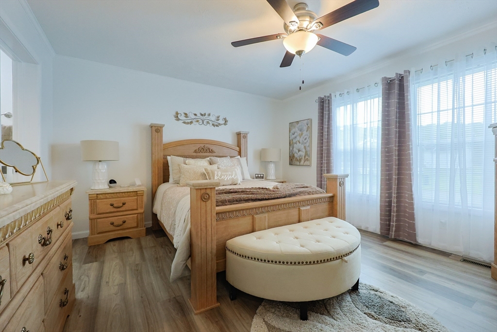 North Attleboro, Massachusetts 02760, United States, 2 Bedrooms Bedrooms, ,2 BathroomsBathrooms,Residential,Pending,144799