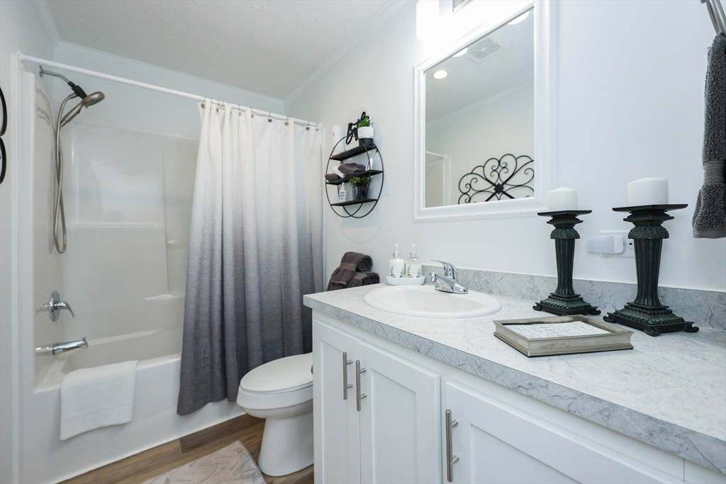 North Attleboro, Massachusetts 02760, United States, 2 Bedrooms Bedrooms, ,2 BathroomsBathrooms,Residential,Pending,144799