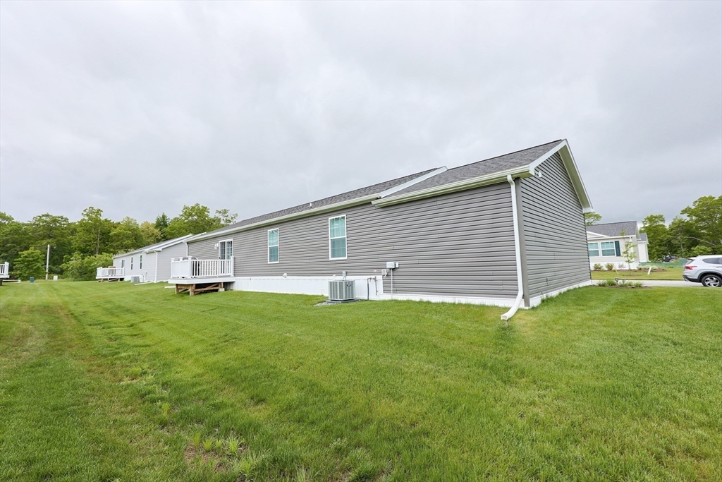 North Attleboro, Massachusetts 02760, United States, 2 Bedrooms Bedrooms, ,2 BathroomsBathrooms,Residential,Pending,144799