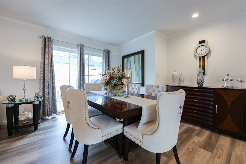 North Attleboro, Massachusetts 02760, United States, 2 Bedrooms Bedrooms, ,2 BathroomsBathrooms,Residential,Pending,144799