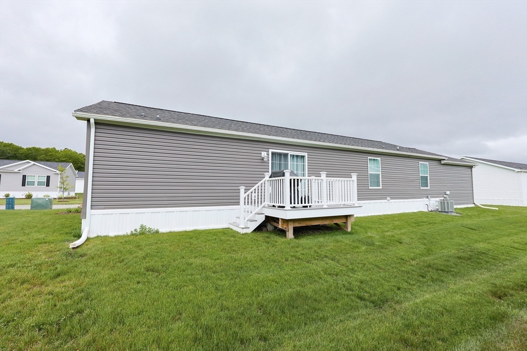 North Attleboro, Massachusetts 02760, United States, 2 Bedrooms Bedrooms, ,2 BathroomsBathrooms,Residential,Pending,144799