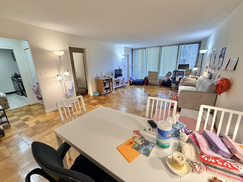 99 Pond Ave 424
