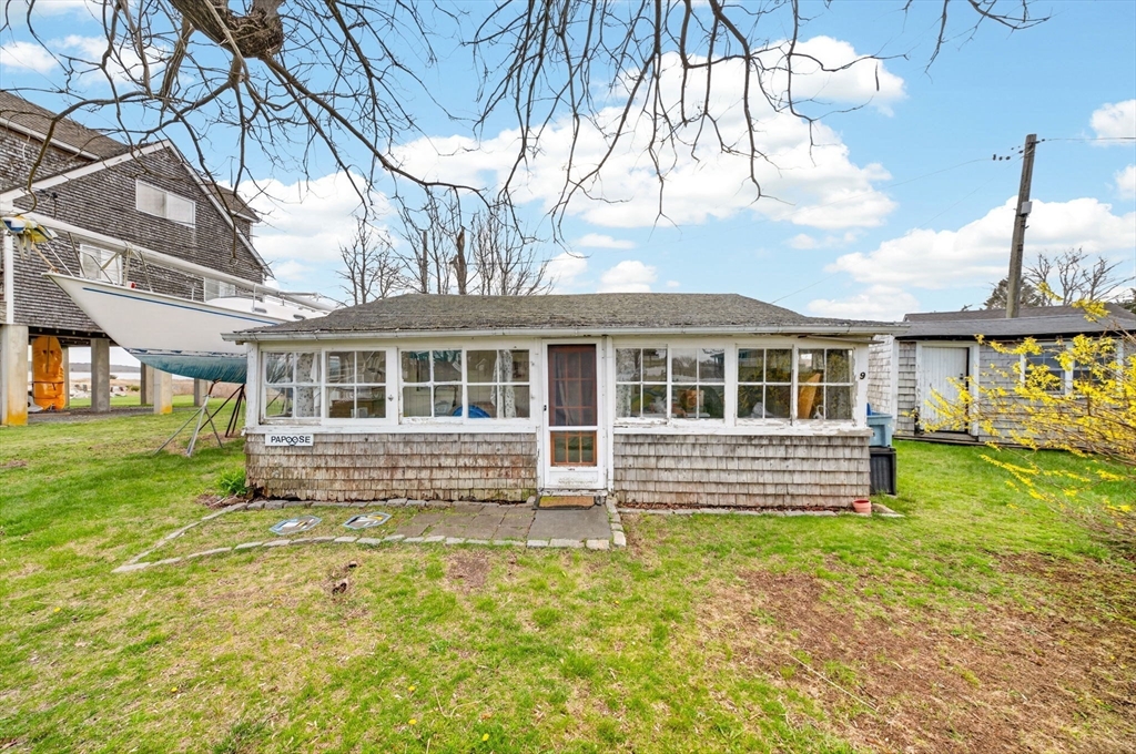 9 Wampanoag Drive