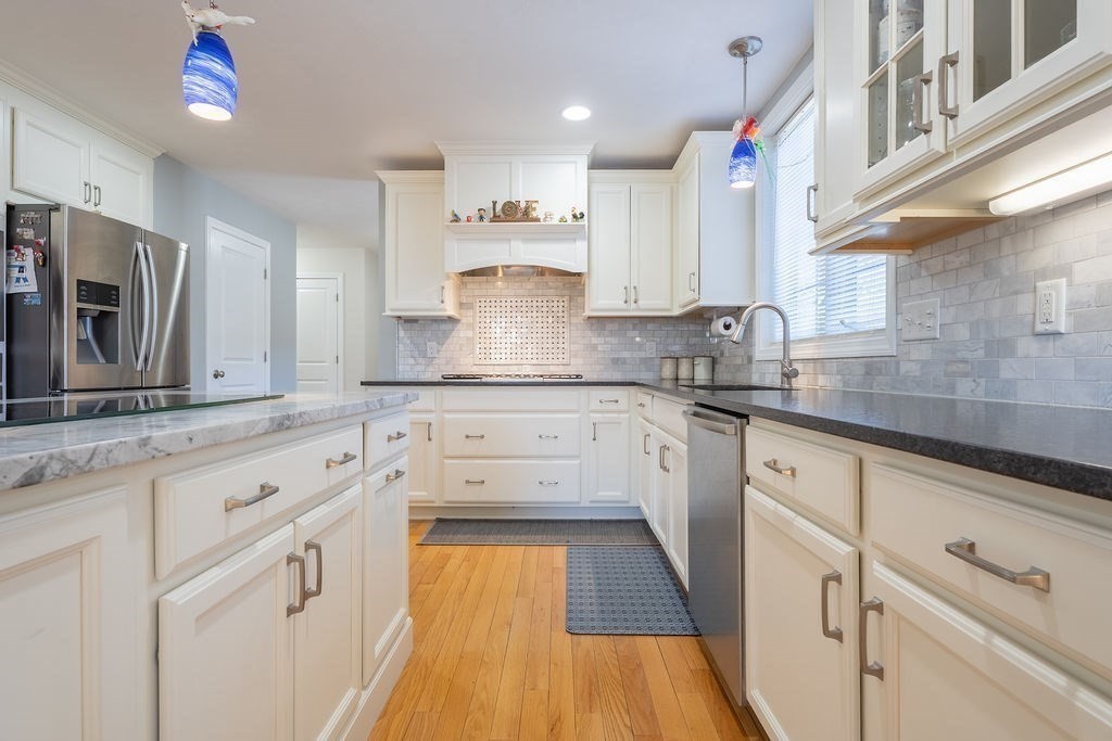 14 Longbrook Dr