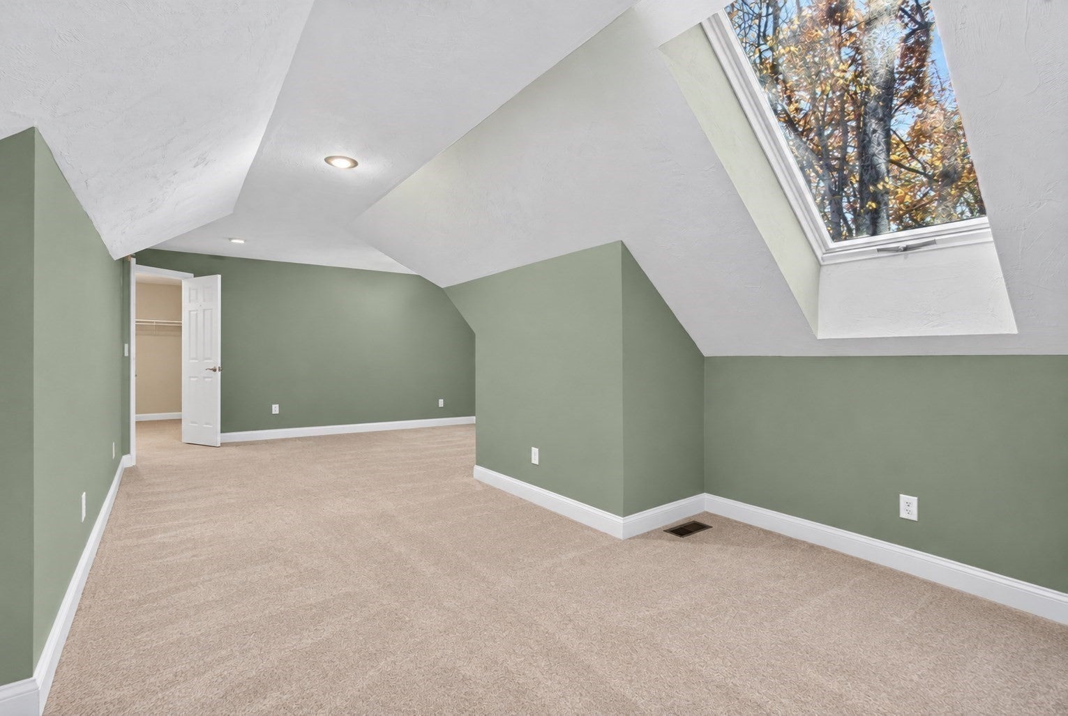 4 Iris Ct #4, Lunenburg, MA Photo #35