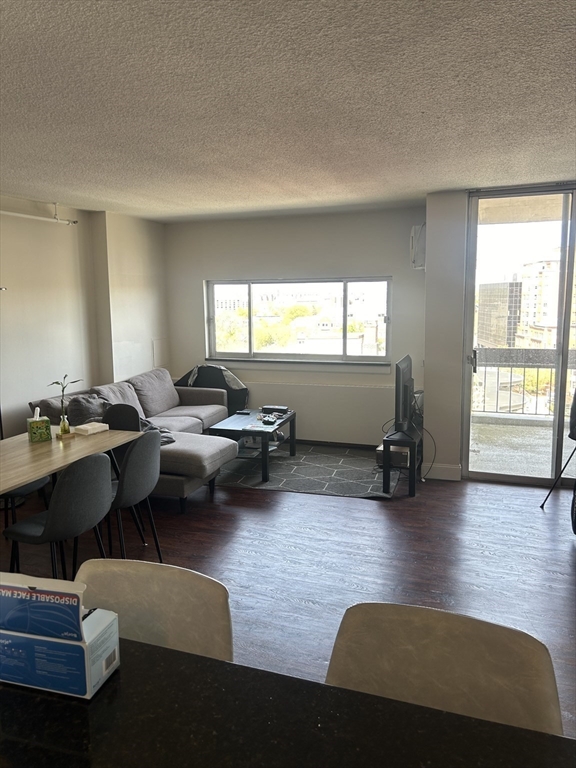 Cambridge, Massachusetts 02139, United States, 2 Bedrooms Bedrooms, ,2 BathroomsBathrooms,Residential,Active,140980