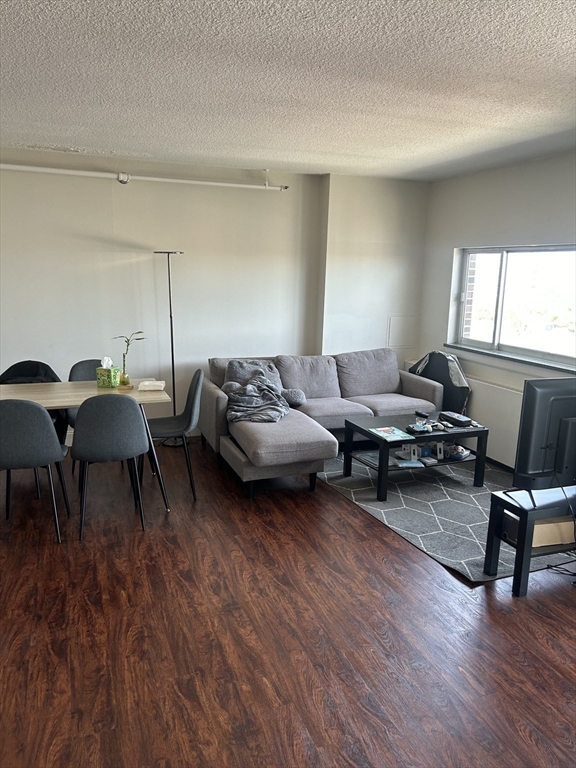 Cambridge, Massachusetts 02139, United States, 2 Bedrooms Bedrooms, ,2 BathroomsBathrooms,Residential,Active,140980