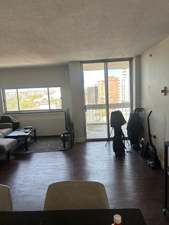 Cambridge, Massachusetts 02139, United States, 2 Bedrooms Bedrooms, ,2 BathroomsBathrooms,Residential,Active,140980