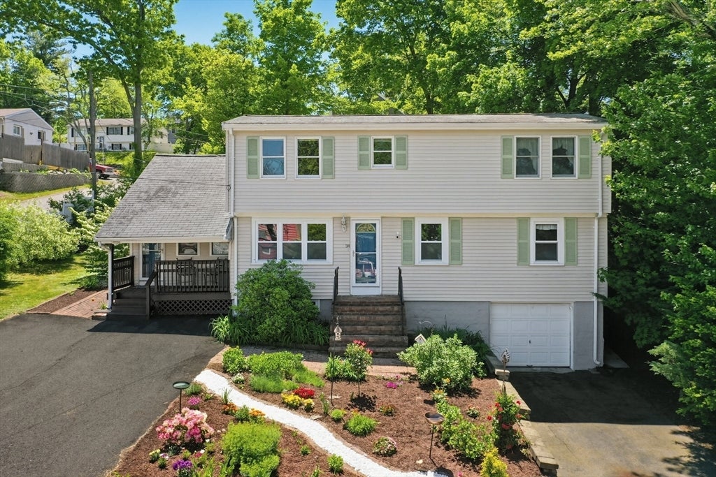 34 Sarah St