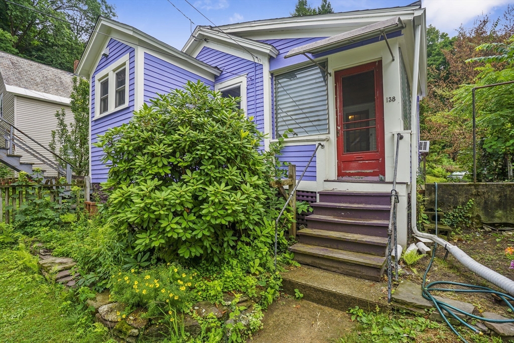 138 4th St