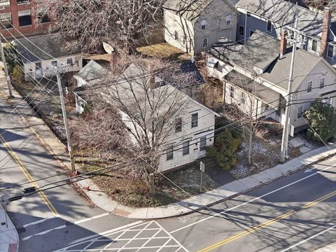 118 Elm St Amesbury MA 01913