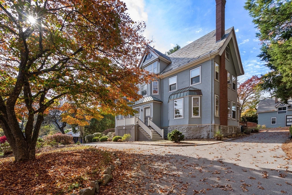 23 Kenwood Ave