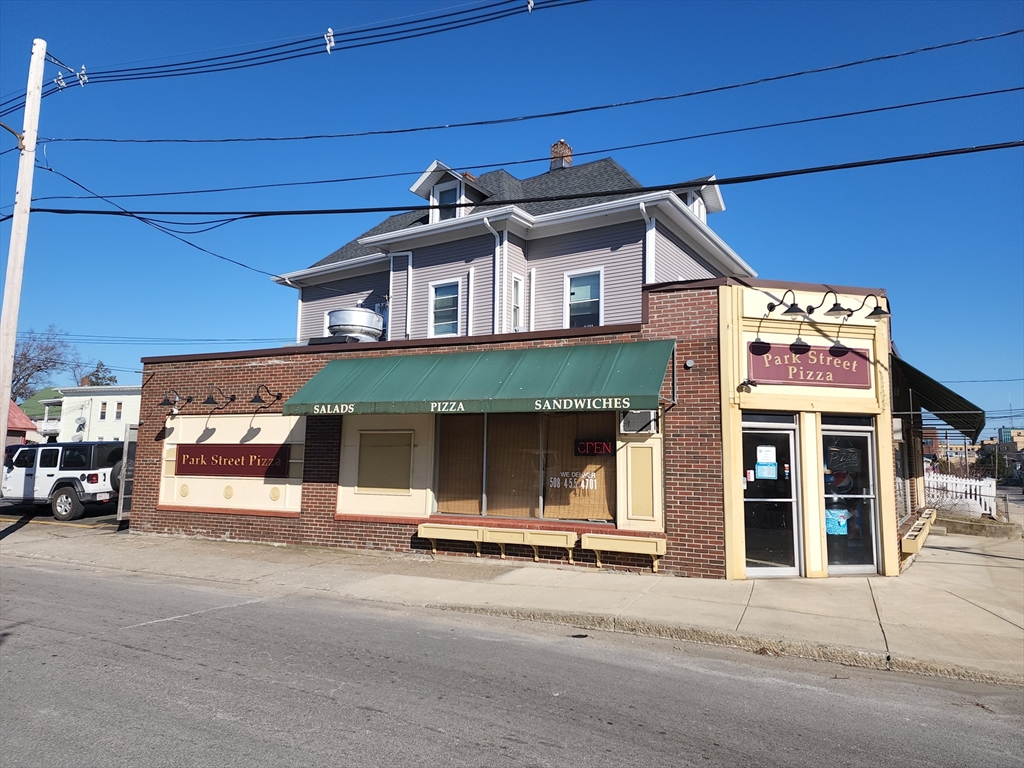 Attleboro, Massachusetts 02703, United States, 9 Bedrooms Bedrooms, ,4 BathroomsBathrooms,Residential,Active,85920