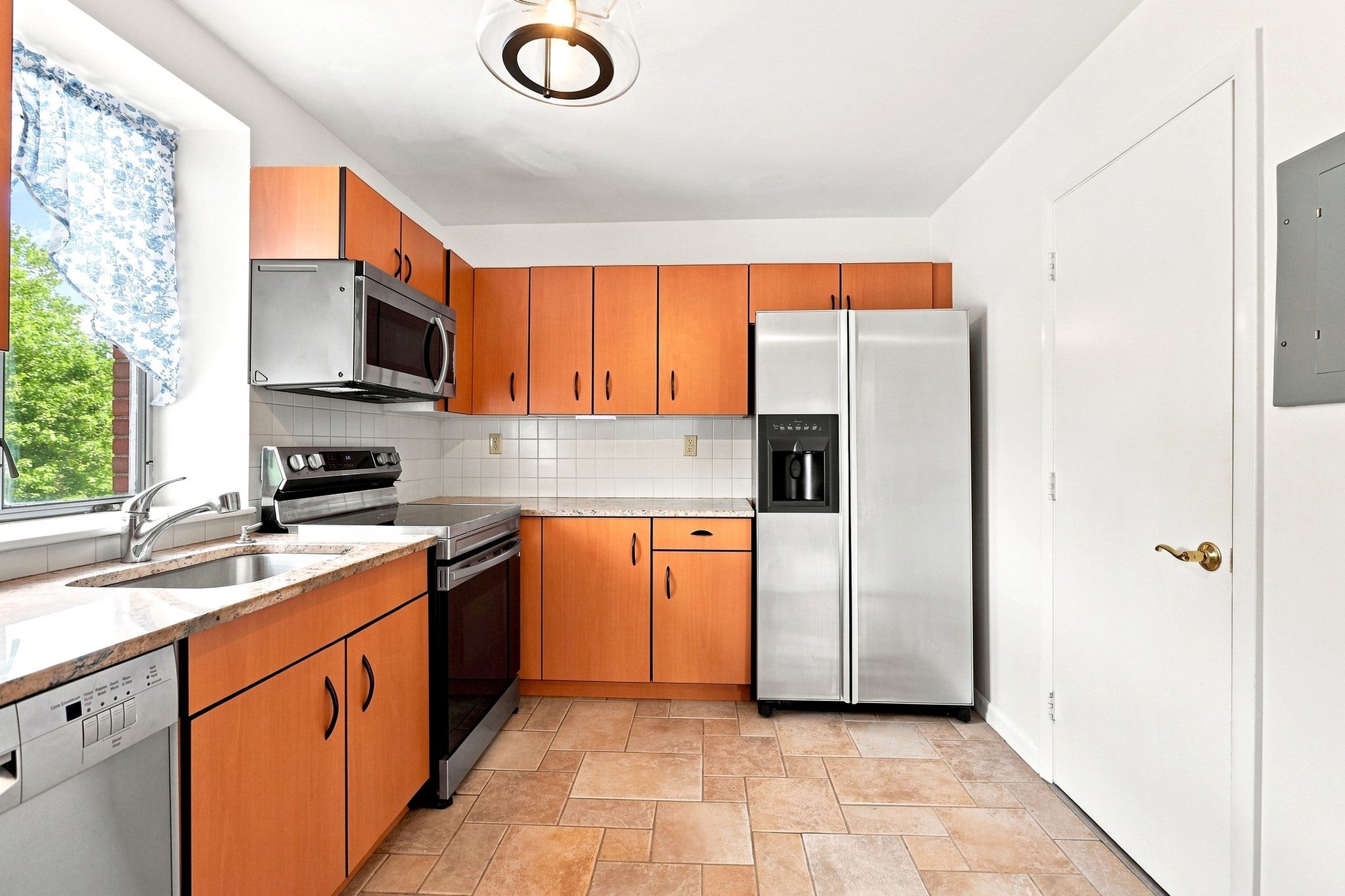 20 Hammond Pond Pkwy #208, Newton, MA Photo #6