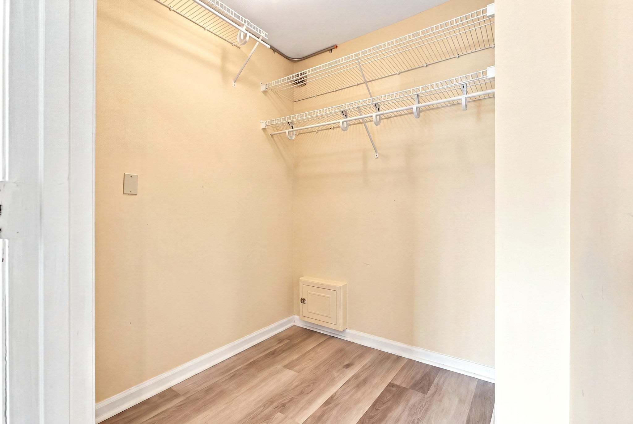 20 Hammond Pond Pkwy #208, Newton, MA Photo #18