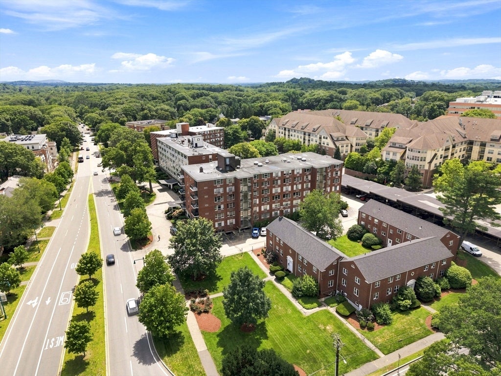20 Hammond Pond Pkwy 208