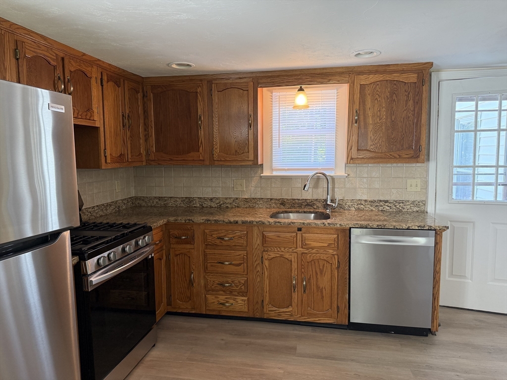 Medfield, Massachusetts 02052, United States, 3 Bedrooms Bedrooms, ,2 BathroomsBathrooms,Residential,Active,171248