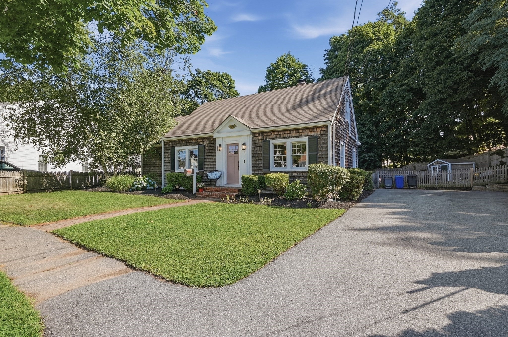 8 Elmwood Circle