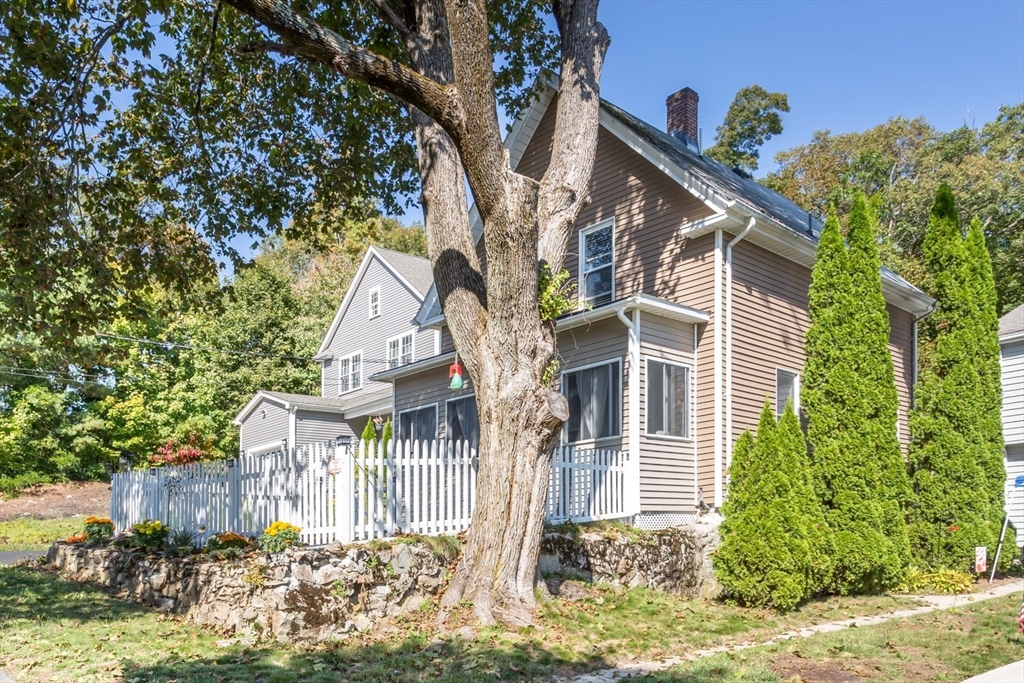 34 Corbin St 34