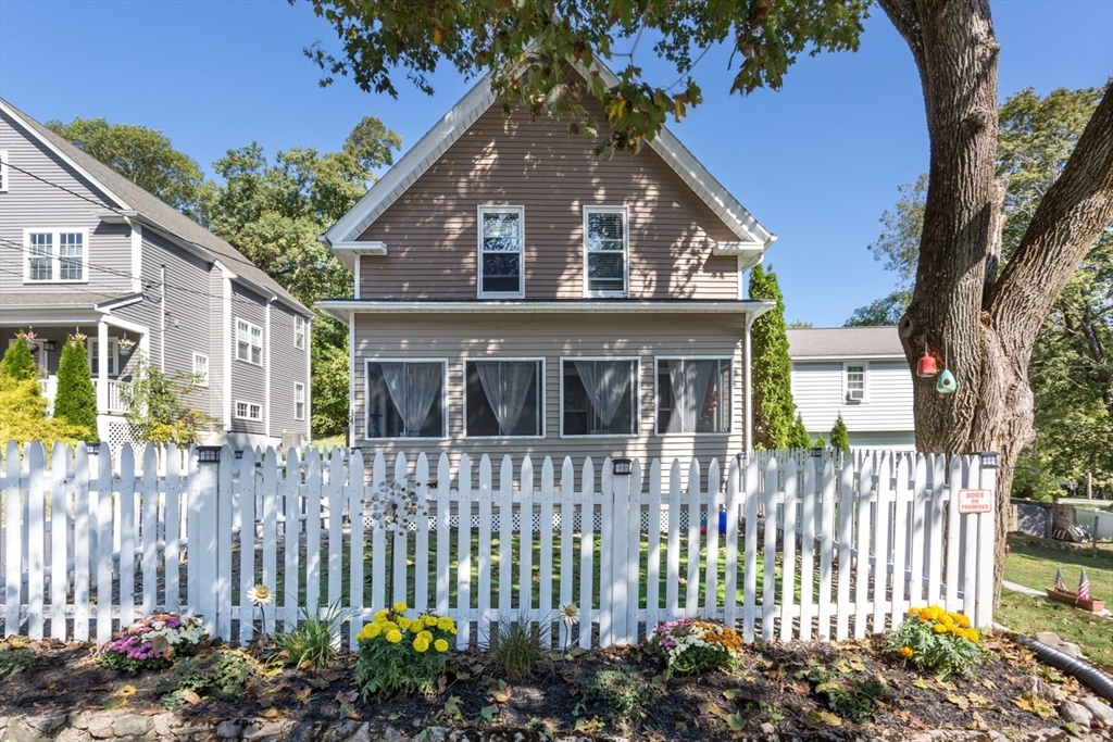 34 Corbin St 34