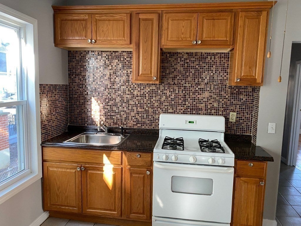 387 Salem Street #1, Medford, MA, 387 Salem Street #1, Medford, MA Photo #3