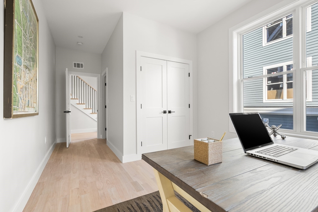 62 Albertina Street D